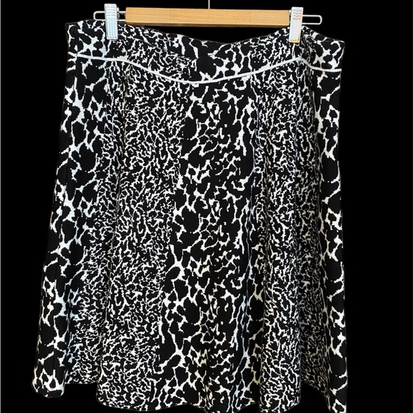 Lane Bryant a line skirt 14/16 - Picture 2 of 6